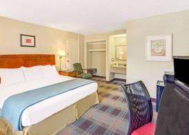 Travelodge by Wyndham Silver Spring 5
