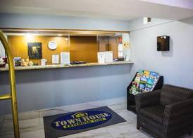 TownHouse Extended Stay Hotel Downtown 2