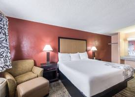 Rodeway Inn Modesto near Downtown 5