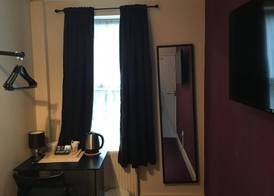 Homely En-Suite for Solo or Business Stay near Westfield Stratford 3