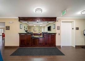 Comfort Suites Red Bluff near I-5 4