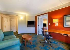 La Quinta by Wyndham Charlotte Airport South 4