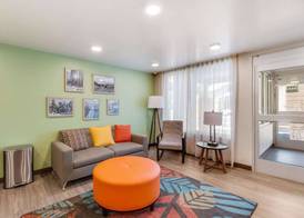 WoodSpring Suites Bakersfield Airport 3