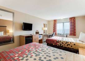 Econo Lodge Madison East 5