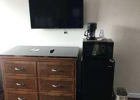 California Inn and Suites Bakersfield 5