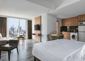 Adelphi Grande Sukhumvit 4