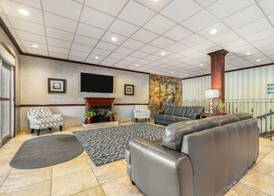 Ramada by Wyndham State College Hotel & Conference Center 3
