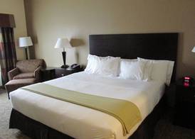 Holiday Inn Express & Suites WHEELING by IHG 2
