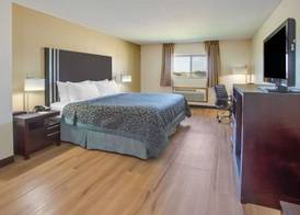 Days Inn by Wyndham Le Roy/Bloomington Southeast 5