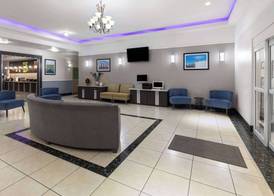 La Quinta by Wyndham Deer Park 4