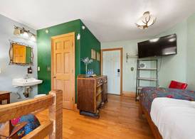 Qupqugiaq Inn 3