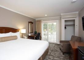 Golden Gables Inn Dazzler Select by Wyndham 4