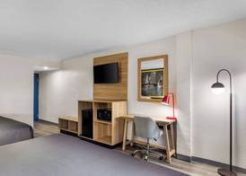 Super 8 by Wyndham Chicago IL 5