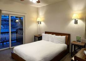 Canyon Plaza Premier Studios and Apts-South Rim 4