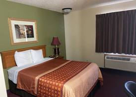 Heartland Hotel and Suites 5