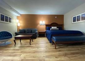 Rodeway Inn 4