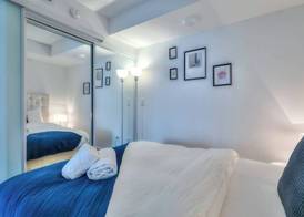Econo Suites DT 4