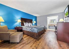 Super 8 by Wyndham Portsmouth - Norfolk 5