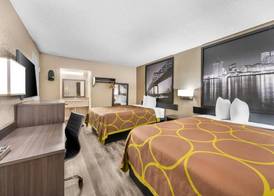 Super 8 by Wyndham Metairie 5