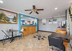 Days Inn by Wyndham Kenedy/Karnes City 2