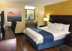 Days Inn by Wyndham King-Winston Salem Area 4