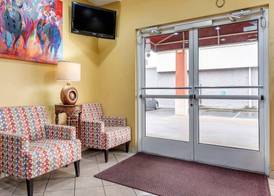 Econo Lodge Louisville Airport 5