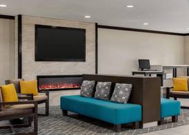 La Quinta Inn & Suites by Wyndham Peru Starved Rock St Park 3