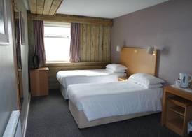 Royal Hotel, Bar & Grill 4