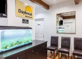 Days Inn by Wyndham Castaic Six Flags Magic Mountain 2