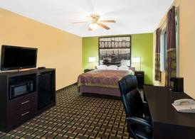 Super 8 by Wyndham Marietta 4