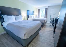 Quality Inn Palm Beach International Airport 5
