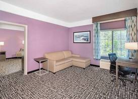 La Quinta Inn & Suites by Wyndham Norfolk 2