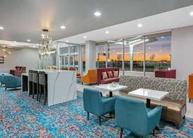 La Quinta Inn & Suites by Wyndham DFW Airport West-Glade 3