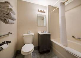 Rodeway Inn La Crosse 5