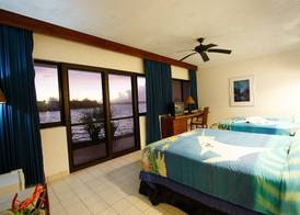 Manta Ray Bay Resort 5