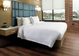 Courtyard by Marriott Akron Downtown 4