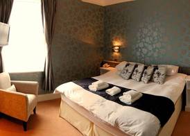Hillcrest Hotel 2