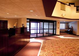 Holiday Inn Express & Suites Mentor - Banquet Center by IHG 3