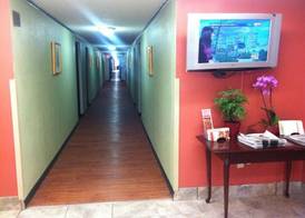 Days Inn by Wyndham Cleveland Lakewood 4