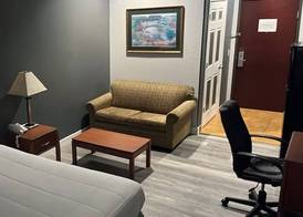 Suburban Studios Clute - Lake Jackson 4