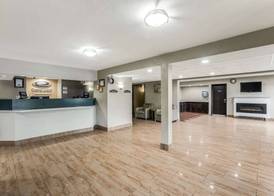 Econo Lodge Madison East 2