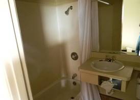 Lakeview Inn Centralia 5