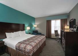 La Quinta Inn & Suites by Wyndham Knoxville East 3