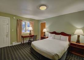 Colonial Motel 5