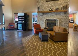 Comfort Suites Peoria I-74 3