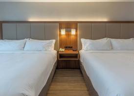 Holiday Inn Express & Suites MILWAUKEE NW – PARK PLACE by IHG 2
