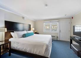 The Heights Hotel 5