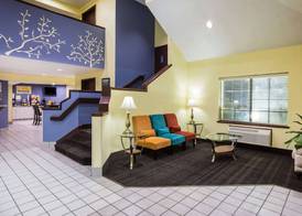 Days Inn by Wyndham Blue Springs 5