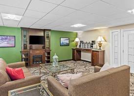 Rodeway Inn 3
