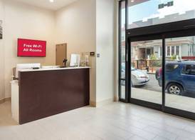 Red Roof Inn PLUS+ Jamaica, NY – JFK Airport 3